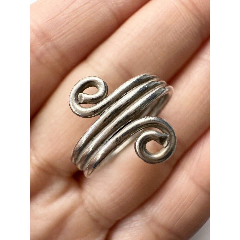 925 Sterling Silver Vintage Swirl / Spiral Ring Size 5.5